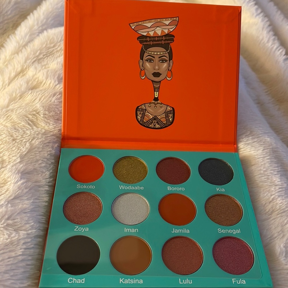 The Saharan Eyeshadow Palette